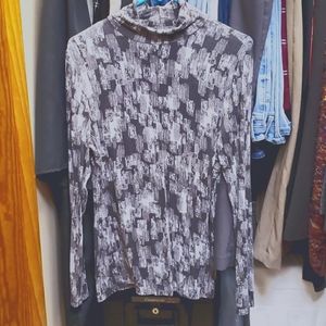 Black and gray turtlrneck